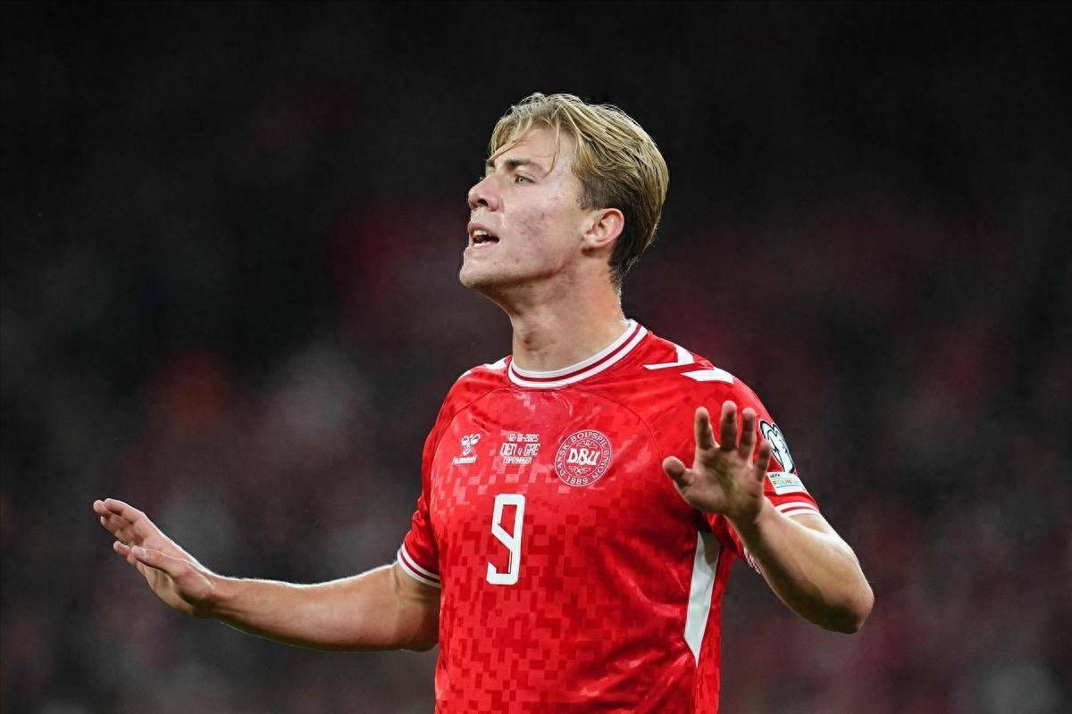 曼联卖掉了最强中锋?霍伊伦连续4场破门&6球1助