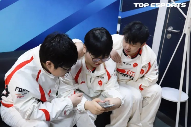 Poppy教练：BLG对线能力强，我们做好团队协作才有可能赢下