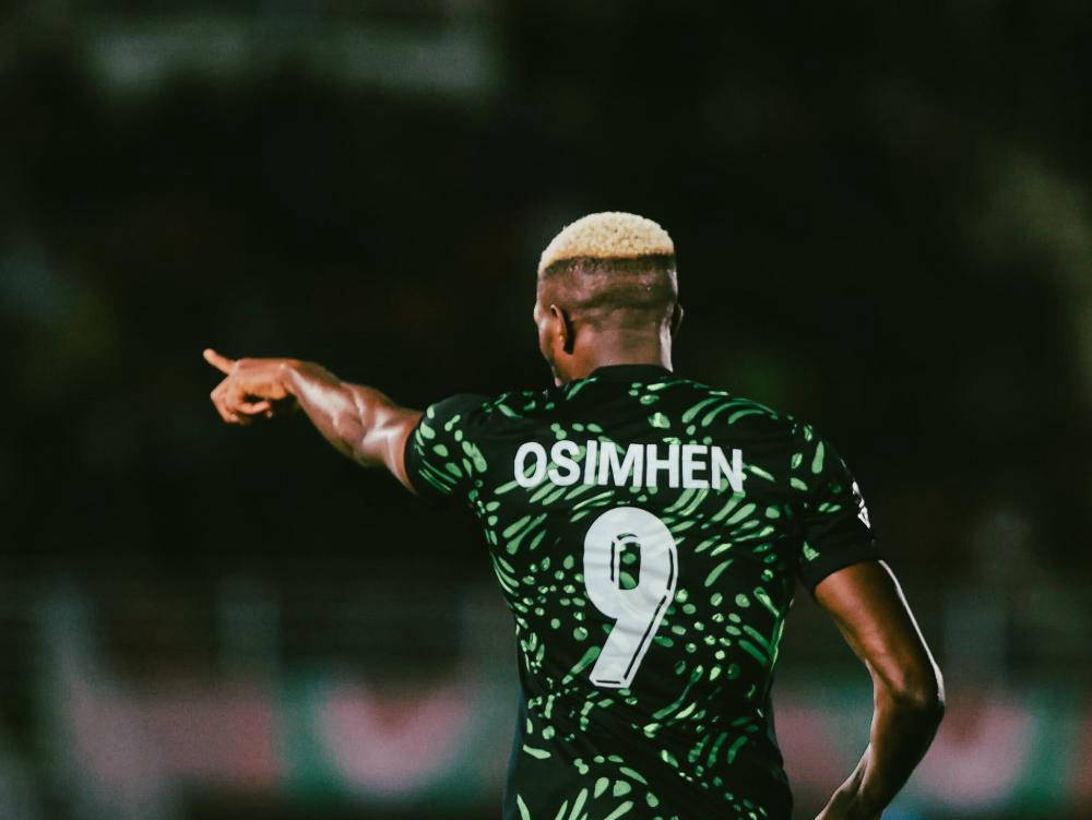 尤文有意引进奥斯梅恩,16球4助攻表现抢眼,但2100万欧元年薪成难题